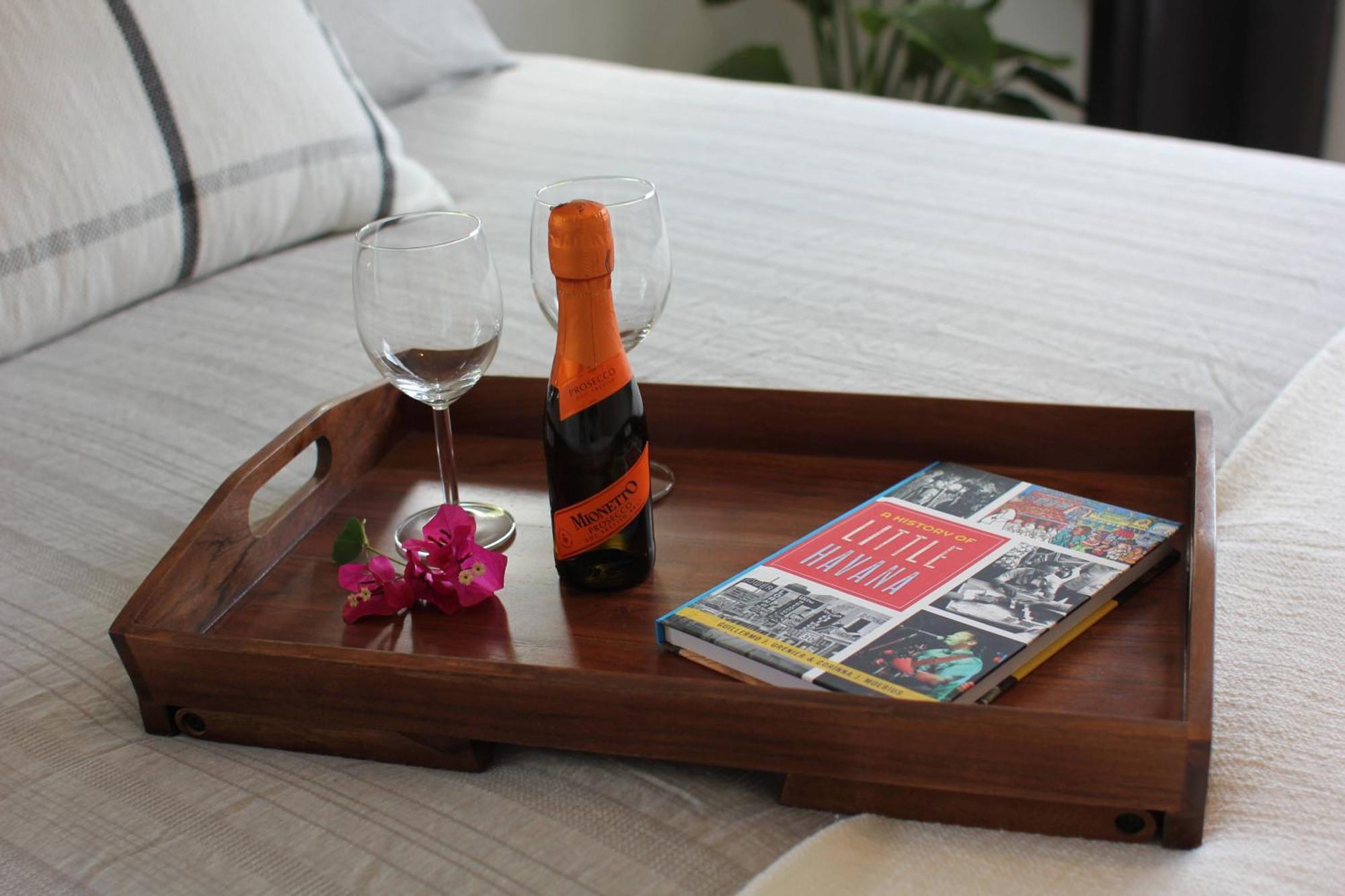Casa Cuba In Little Havana, Brickell, Calle 8 And 10 Minutes To The Beach Free Parking ไมอามี ภายนอก รูปภาพ